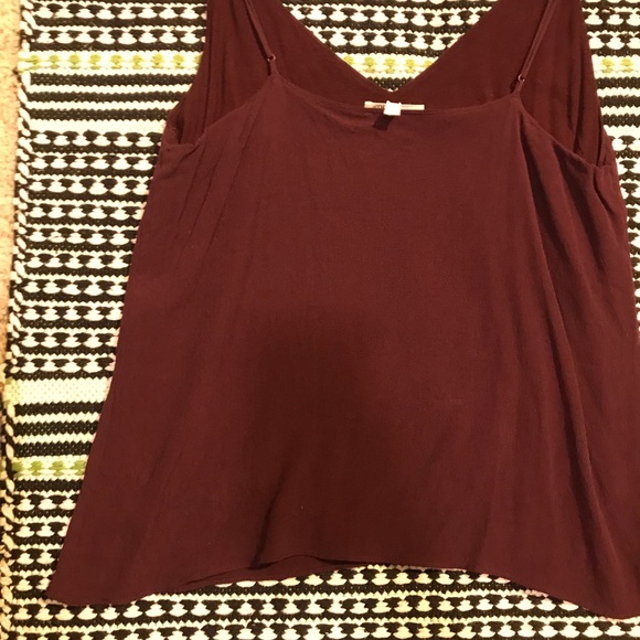 Maroon spaghetti strap blouse - Picture 3 of 3